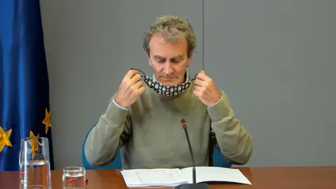 El director del Centro de Alertas y Emergencias Sanitarias (CAES), Fernando Sim&oacute;n a su llegada a una rueda de prensa para informar sobre el avance de la pandemia por COVID-19, a 6 de mayo de 2021, en Madrid (Espa&ntilde;a). 