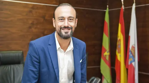 El alcalde de Torrelavega, Javier L&oacute;pez Estrada