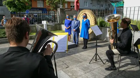 El presidente regional, Miguel &Aacute;ngel Revilla, y las consejeras de Presidencia, Interior, Justicia y Acci&oacute;n Exterior, Paula Fern&aacute;ndez, y de Econom&iacute;a y Hacienda, Mar&iacute;a S&aacute;nchez, en el acto institucional para conmemorar el D&iacute;a de Europa.