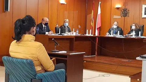 La acusada de estafar un mill&oacute;n de euros a un cliente en el juicio