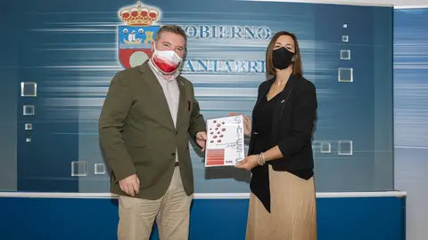 La consejera de Econom&iacute;a, Mar&iacute;a S&aacute;nchez, y el director del ICANE, H&eacute;ctor S&aacute;nchez, presentan la Memoria del ICANE de 2020