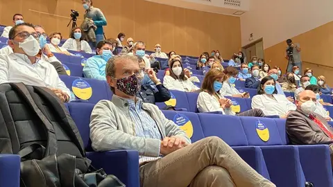 El director del Centro de Coordinaci&oacute;n de Alertas y Emergencias Sanitarias, Fernando Sim&oacute;n, antes de participar en una conferencia en Ciudad Real