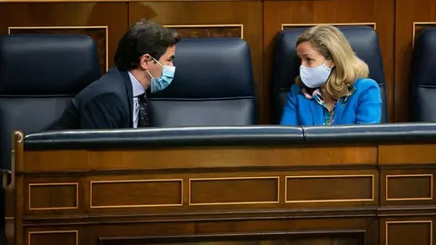 Pedro Casares con Nadia Calvi&ntilde;o