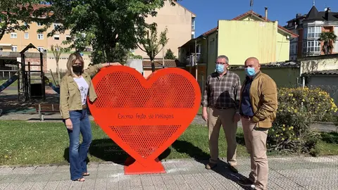 Contenedores con forma de coraz&oacute;n en Pi&eacute;lagos