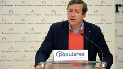 El portavoz del PP en el Parlamento de Cantabria, I&ntilde;igo Fern&aacute;ndez