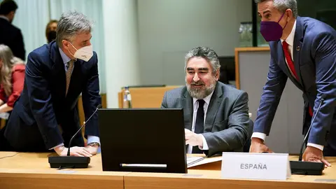 El vicepresidente y consejero de Universidades, Igualdad, Cultura y Deporte, Pablo Zuloaga, interviene, junto con el ministro de Cultura y Deporte, Jos&eacute; Manuel Rodr&iacute;guez Uribes, en el Consejo de Educaci&oacute;n, Juventud, Cultura y Deporte