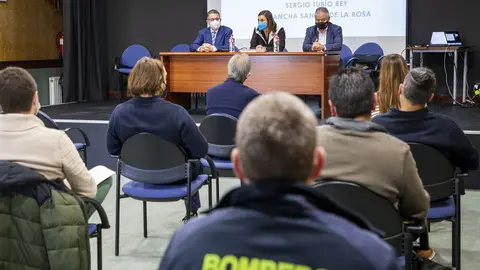 La Consejera De Presidencia, Interior, Justicia Y Acci&oacute;n Exterior, Paula Fern&aacute;ndez Via&ntilde;a, Interviene En La Apertura De Un Curso De Especializaci&oacute;n De Intervenciones Por Tentativas De Suicidio Dirigido A Los Servicios De Emergencia Auton&oacute;micos