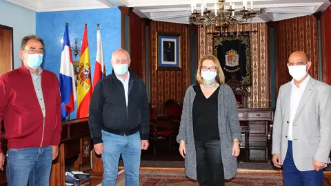 Reuni&oacute;n con la direcci&oacute;n de AMICA