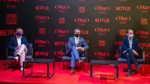 El vicepresidente de Cantabria, Pablo Zuloaga (centro), en el Fitur Screen