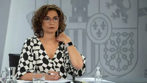 La ministra portavoz y ministra de Hacienda, Mar&iacute;a Jes&uacute;s Montero, comparece en una rueda de prensa tras la conclusi&oacute;n del Consejo de Ministros, a 18 de mayo de 2021, en Madrid (Espa&ntilde;a). 