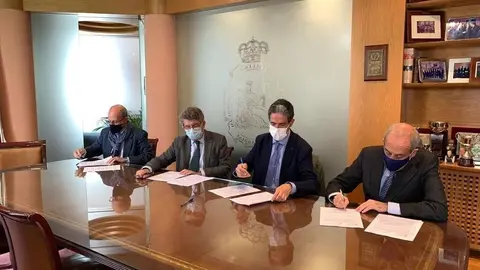 Convenio entre la C&aacute;mara de Comercio de Torrelavega y varios colegios profesionales para la puesta en marcha de un servicio de mediaci&oacute;n