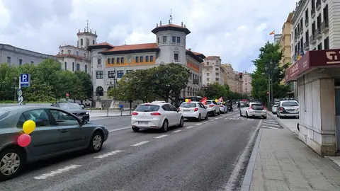 Caravana de protesta de UGT y CCOO contra el desmantelamiento de Correos
