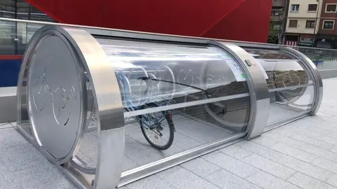 Aparcamiento cerrado de bicis