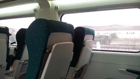Archivo - Tren Alvia, Interior Vag&oacute;n, Renfe