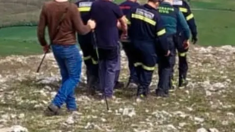 Imagen del rescate de un parapentista en el norte de la provincia de Palencia.