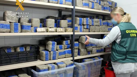 Paquetes de hach&iacute;s encontrados en la furgoneta