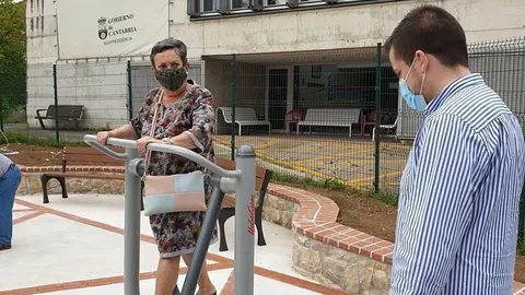 Parque de ejercicio al aire libre para personas mayores en Astillero
