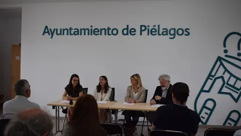 Espido Freire en los cursos de la UC en Pi&eacute;lagos