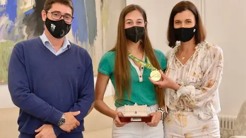 La alcaldesa recibe a Alba Franco