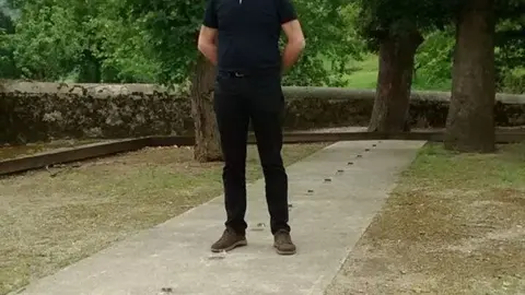 El concejal de IU Juan Vidal Barqu&iacute;n L&oacute;pez en la bolera de San Antonio.