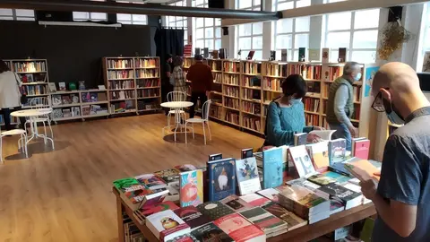 Interior de la librer&iacute;a La Vor&aacute;gine.