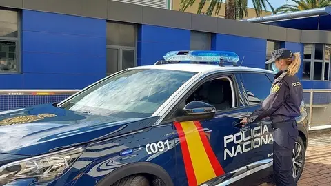 Coche de la Polic&iacute;a Nacional