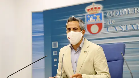 Zuloaga en rueda de prensa
