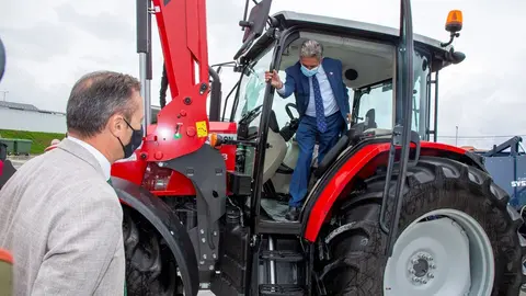 El Presidente De Cantabria, Miguel &Aacute;ngel Revilla, Y El Consejero De Desarrollo Rural, Ganader&iacute;a, Pesca, Alimentaci&oacute;n Y Medio Ambiente, Guillermo Blanco, Inauguran El Nuevo Punto Limpio.