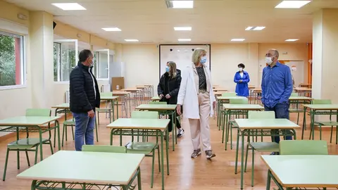La Consejera De Educaci&oacute;n Y Formaci&oacute;n Profesional, Marina Lomb&oacute;, Visita El IES Valle Del Saja, Una De Las Sedes Que Acoger&aacute;n La Celebraci&oacute;n De La EBAU A Partir Del Pr&oacute;ximo Lunes.