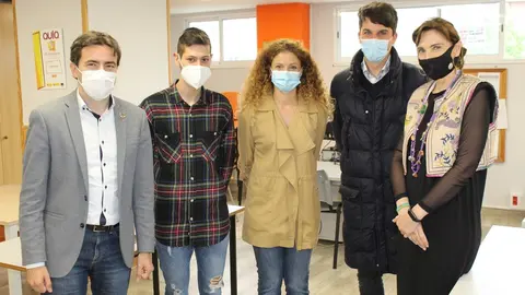 Representantes del PSOE con el Secretariado Gitano