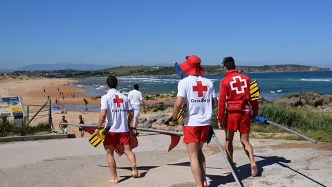 Socorristas en las playas de Pi&eacute;lagos