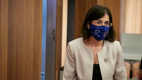 La ministra de Sanidad, Carolina Darias, a su llegada a una rueda de prensa, tras presidir desde Pamplona el pleno telem&aacute;tico del Consejo Interterritorial del Sistema Nacional de Salud, en el Palacio de Navarra, a 2 de junio de 2021, en Pamplona, Navarra 