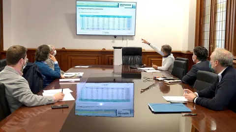 Archivo - Santander.- Caen un 35% los viajeros del transporte p&uacute;blico y aumenta el uso del veh&iacute;culo privado por el Covid 