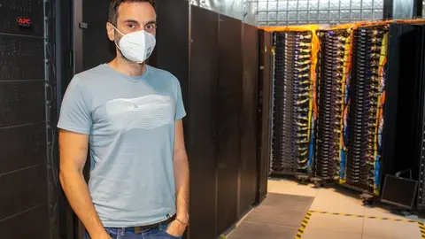 El investigador del IFCA, &Aacute;lvaro L&oacute;pez Garc&iacute;a