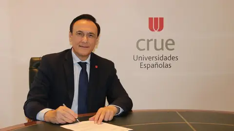 Archivo - El presidente de CRUE Universidades Espa&ntilde;olas y rector de la Universidad de C&oacute;rdoba, Jos&eacute; Carlos G&oacute;mez Villamandos