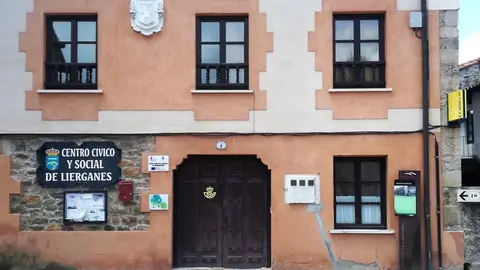 Oficina de Correos en Li&eacute;rganes.