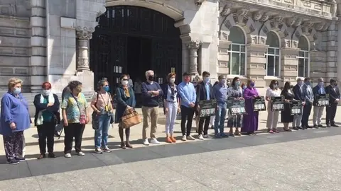 Minuto de silencio en Santander por las v&iacute;ctimas de violencia de g&eacute;nero. Archivo