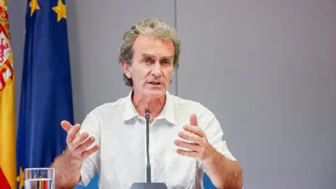 El director del Centro de Alertas y Emergencias Sanitarias (CAES), Fernando Sim&oacute;n, interviene en una rueda de prensa para informar sobre la pandemia de Covid-19, a 14 de junio de 2021, en el Ministerio de Sanidad, Madrid, (Espa&ntilde;a). Durante la comparecenci