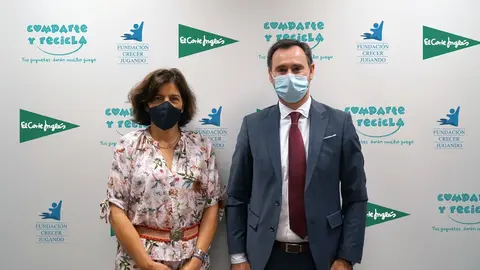 Guadalupe Corzo Responsable de Compras de Juguetes de ECI y Jos&eacute; Antonio Pastor Presidente de la Fundaci&oacute;n Crecer Jugando