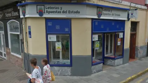 Captura de pantalla 2021-06-15 a las 23.44.39