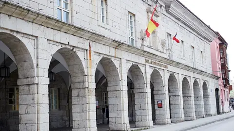 Archivo - Exterior del Parlamento de Cantabria 