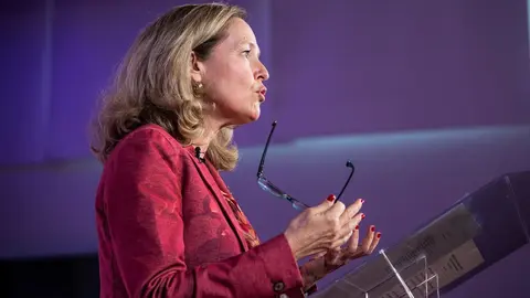 La vicepresidenta segunda del Gobierno, Nadia Calvi&ntilde;o