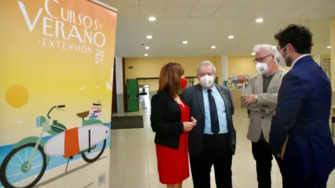 La consejera de Empleo y POl&iacute;ticas Spioaesl, Ana Bel&eacute;n &Aacute;lvarez, inaugura el curso de la UC