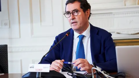El presidente de la CEOE, Antonio Garamendi, participa en la inauguraci&oacute;n de la UIMP el XXXVIII Seminario de la APIE 'La econom&iacute;a de la pandemia', en el Palacio de la Magdalena, a 21 de junio de 2021, en Santander, Cantabria