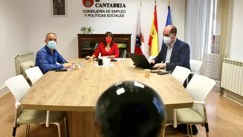 La consejera de Empleo, Ana Bel&eacute;n &Aacute;lvarez, presenta a los agentes sociales el Plan de Mejora de la Empleabilidad Joven