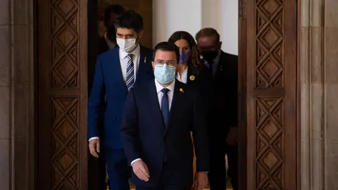 Acompa&ntilde;ado de todos los miembros del Govern, el presidente de la Generalitat, Pere Aragon&egrave;s, comparece ante los medios para realizar una declaraci&oacute;n institucional despu&eacute;s de que el Gobierno de Espa&ntilde;a aprobase hoy en Consejo de Ministros los indultos a los