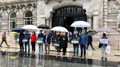 Minuto de silencio por la mujer asesinada en Valladolid
