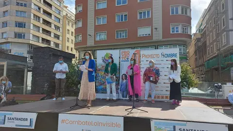 Lectura del manifiesto de Proyecto Hombre.