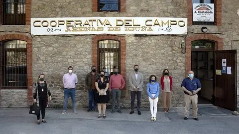 10:30 horas Cooperativa del Campo de Arenas de Igu&ntilde;a, Avenida General, 83
El consejero de Desarrollo Rural, Ganader&iacute;a, Pesca, Alimentaci&oacute;n y Medio Ambiente, Guillermo Blanco, asiste a la firma de contratos de ayudas LEADER.

