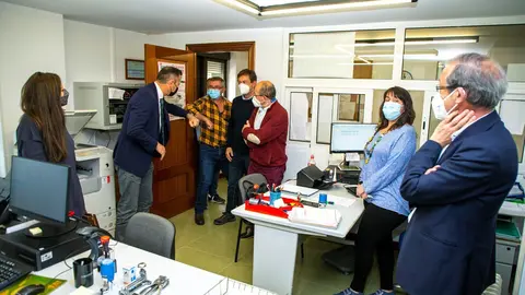 Archivo - El consejero de Desarrollo Rural, Ganader&iacute;a, Pesca, Alimentaci&oacute;n y Medio Ambiente, Guillermo Blanco, visita la Oficina Comarcal Agraria del municipio.